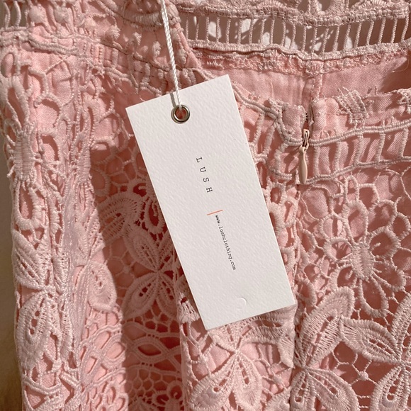 NEW- LUSH- Adorable Romper NWT Blush Color Size Small - Picture 3 of 8